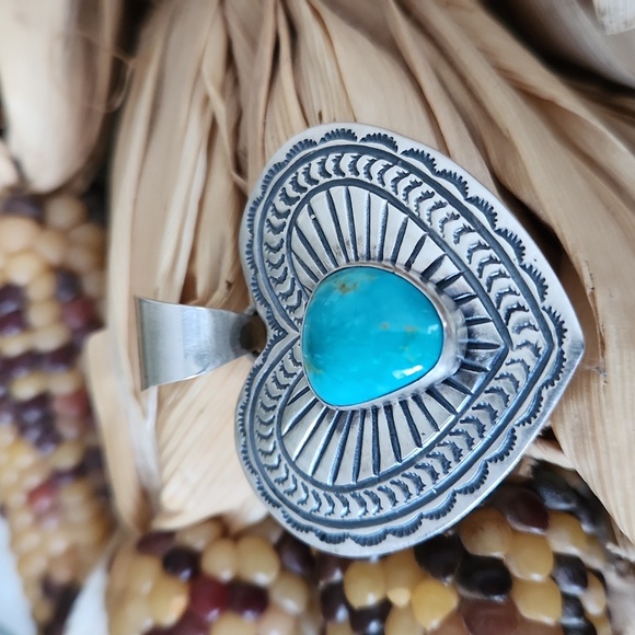 Beautiful NWOT Native American Navajo Turquoise & Sterling...